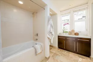 427 13th Ave E, Seattle, WA 98102 - Photo 23