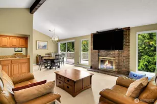 24520 SE 24th St, Sammamish, WA 98075 - Photo 9