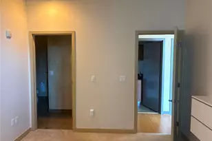 2033 2nd Ave, Seattle, WA 98121 - Photo 13