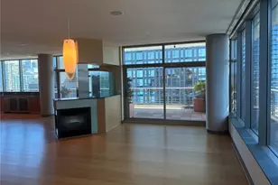 2033 2nd Ave, Seattle, WA 98121 - Photo 9