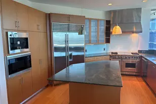 2033 2nd Ave, Seattle, WA 98121 - Photo 21