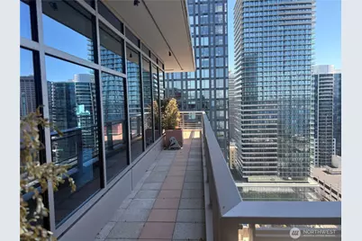 2033 2nd Avenue #2302, Seattle, WA 98121 - Photo 15