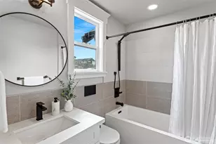 814 26th St, Anacortes, WA 98221 - Photo 13