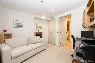 10650 NE 9th Place #1023, Bellevue, WA 98004 - Photo 11