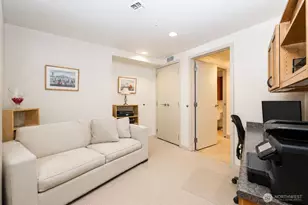 10650 NE 9th Pl, Bellevue, WA 98004 - Photo 11