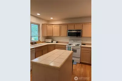5724 Hillpointe Circle, Lynnwood, WA 98037 - Photo 11