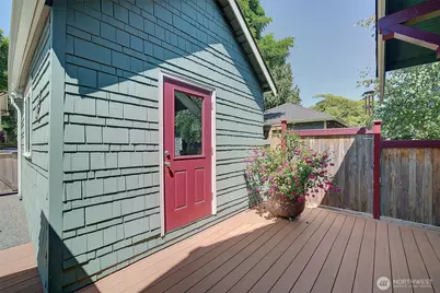 4655 Eastern Avenue N, Seattle, WA 98103 - Photo 31