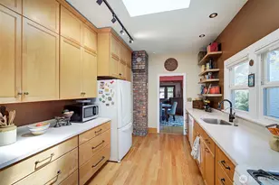 4655 Eastern Ave N, Seattle, WA 98103 - Photo 11
