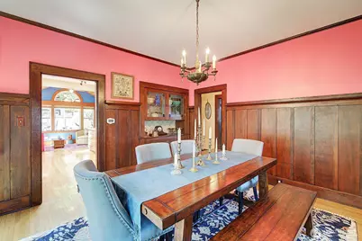 4655 Eastern Avenue N, Seattle, WA 98103 - Photo 9