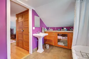 4655 Eastern Ave N, Seattle, WA 98103 - Photo 23