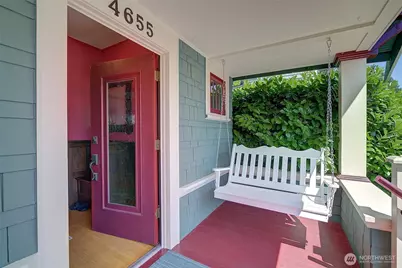 4655 Eastern Avenue N, Seattle, WA 98103 - Photo 3