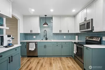 9715 NE Juanita Drive #B407, Kirkland, WA 98034 - Photo 11
