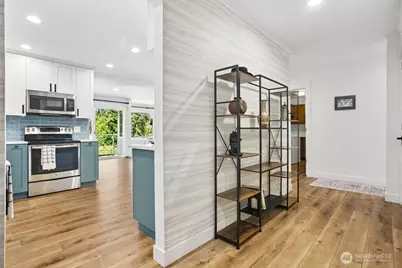 9715 NE Juanita Drive #B407, Kirkland, WA 98034 - Photo 15