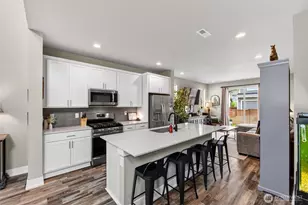 18852 129th St E, Bonney Lake, WA 98391 - Photo 9