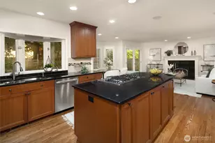 1010 106th Ave SE, Bellevue, WA 98004 - Photo 9