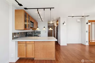 2201 3rd #1602, Seattle, WA 98121 - Photo 3