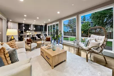 7809 NE 126th Ave, Kirkland, WA 98033 - Photo 9