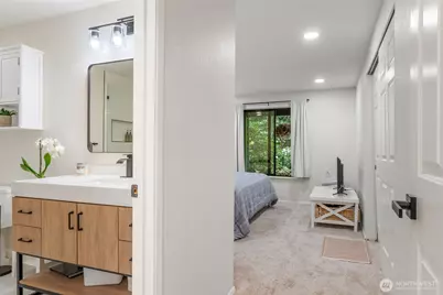 1819 N 107th Street #104, Seattle, WA 98133 - Photo 11