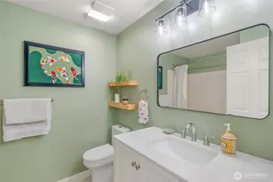 1819 N 107th St, Seattle, WA 98133 - Photo 15