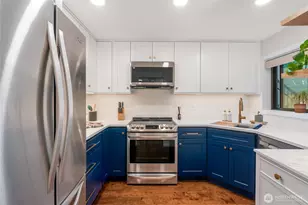 1819 N 107th St, Seattle, WA 98133 - Photo 9