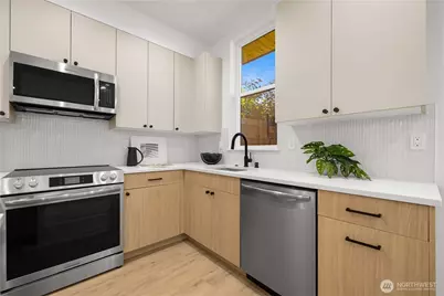 1138 D NW 57th Street, Seattle, WA 98107 - Photo 9