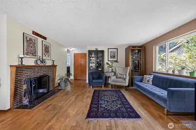 9219 26th Avenue SW, Seattle, WA 98106 - Photo 3
