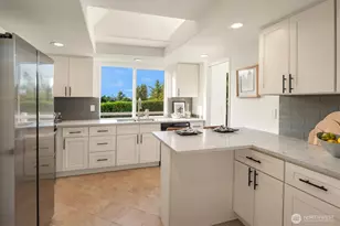 12218 SE 47th Pl, Bellevue, WA 98006 - Photo 11