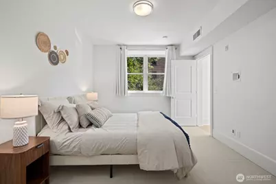 1 Ward Street #3, Seattle, WA 98109 - Photo 15