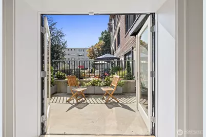 1 Ward Street #3, Seattle, WA 98109 - Photo 9