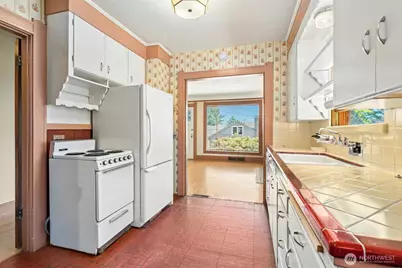 6505 Dayton Avenue N, Seattle, WA 98103 - Photo 13