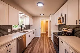 2009 Arbutus St NE, Olympia, WA 98506 - Photo 5