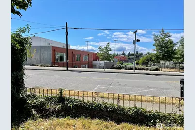 9058 Wallingford Avenue N, Seattle, WA 98103 - Photo 19
