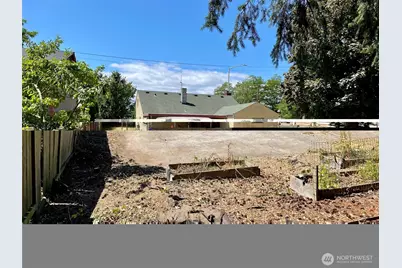 9058 Wallingford Avenue N, Seattle, WA 98103 - Photo 3