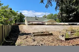 9058 Wallingford Ave N, Seattle, WA 98103 - Photo 3