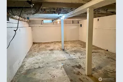 9058 Wallingford Avenue N, Seattle, WA 98103 - Photo 17