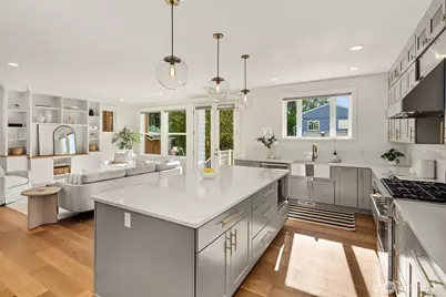 7051 34th Avenue NE, Seattle, WA 98115 - Photo 9