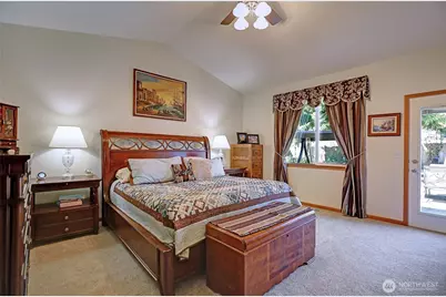28 Zurich Court, Camano Island, WA 98282 - Photo 21