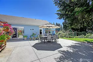 28 Zurich Ct, Camano Island, WA 98282 - Photo 19