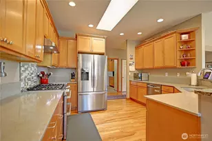 28 Zurich Ct, Camano Island, WA 98282 - Photo 9