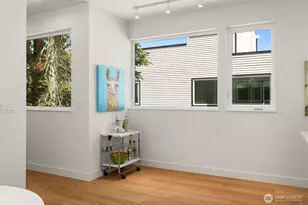 532 W Barrett St, Seattle, WA 98119 - Photo 9