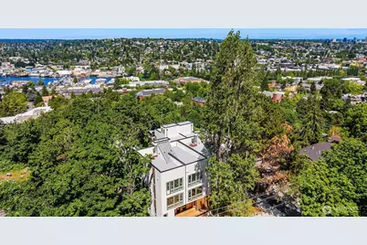 532 W Barrett Street, Seattle, WA 98119 - Photo 1