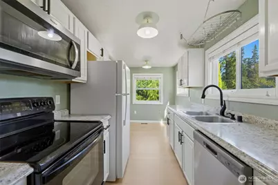 11418 Jovita Boulevard E, Edgewood, WA 98372 - Photo 5
