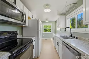 11418 Jovita Blvd E, Edgewood, WA 98372 - Photo 5