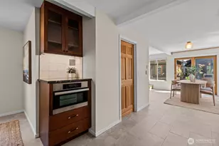 2025 Fairview Ave E, Seattle, WA 98102 - Photo 17