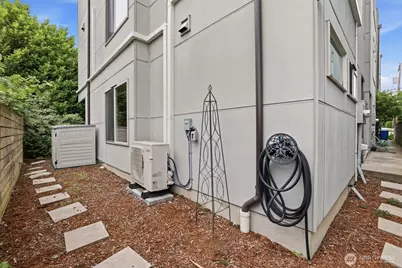 3655 Francis Avenue N, Seattle, WA 98103 - Photo 27