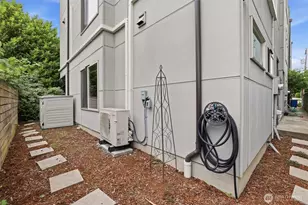 3655 Francis Ave N, Seattle, WA 98103 - Photo 27