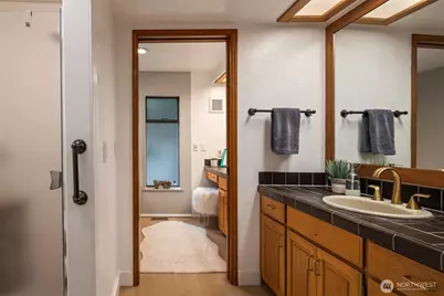 1627 California Avenue SW #2, Seattle, WA 98116 - Photo 17