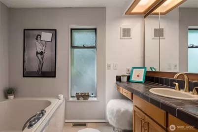 1627 California Avenue SW #2, Seattle, WA 98116 - Photo 19