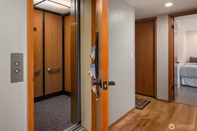 1627 California Avenue SW #2, Seattle, WA 98116 - Photo 23