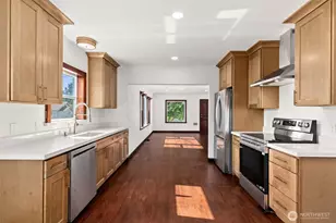 125 S 64th St, Tacoma, WA 98408 - Photo 9